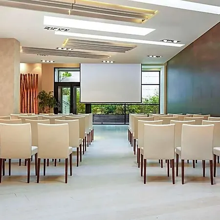 Hotel Nh 4*